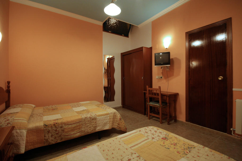 Hostal Rico Madrid Eksteriør billede