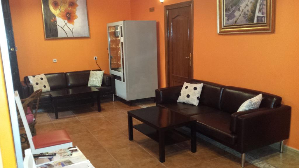 Hostal Rico Madrid Eksteriør billede