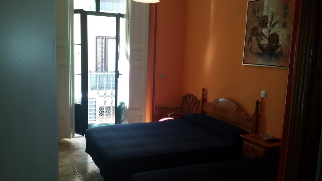 Hostal Rico Madrid Eksteriør billede