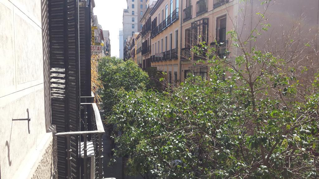 Hostal Rico Madrid Eksteriør billede