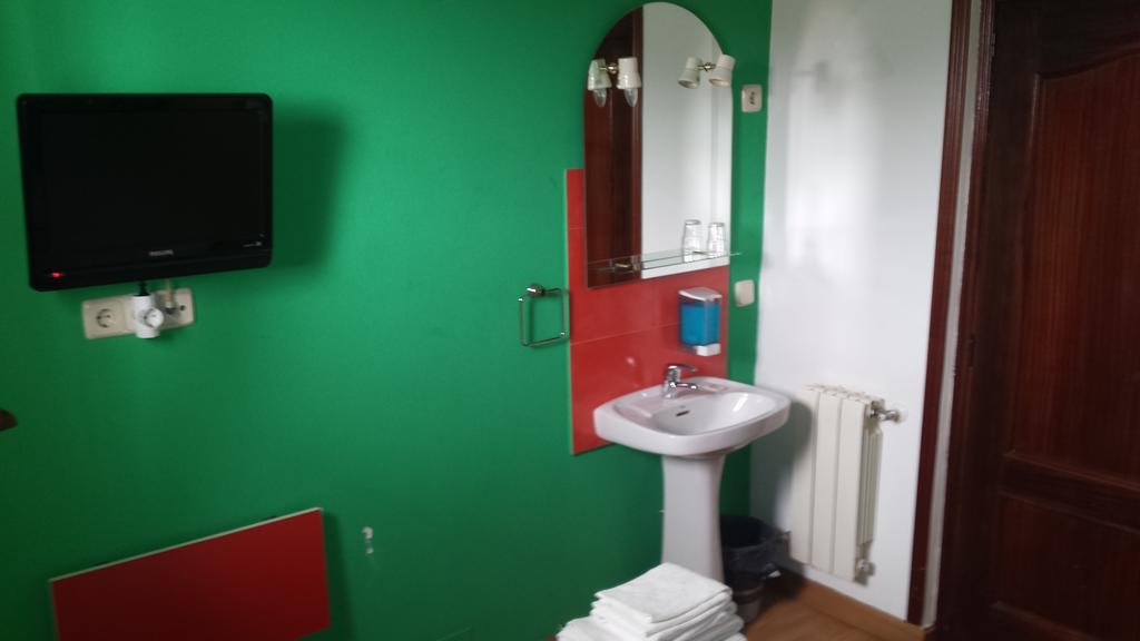 Hostal Rico Madrid Eksteriør billede