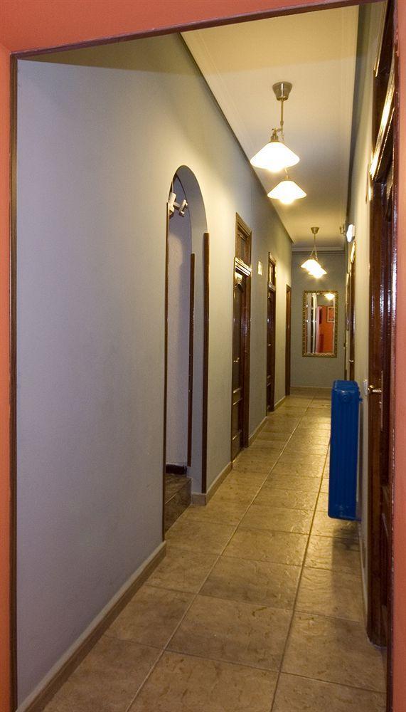 Hostal Rico Madrid Eksteriør billede