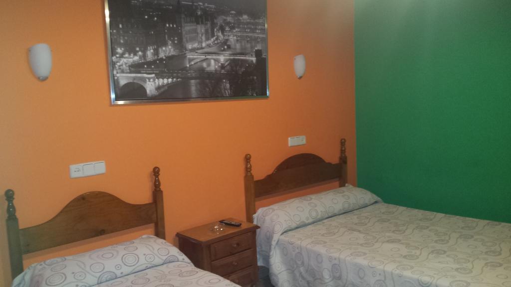 Hostal Rico Madrid Eksteriør billede