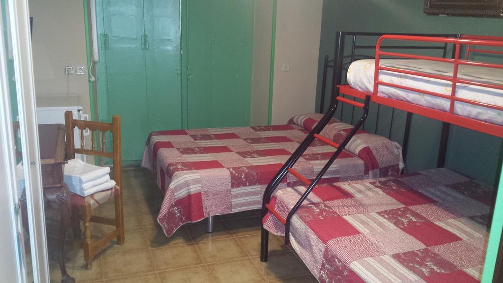 Hostal Rico Madrid Eksteriør billede