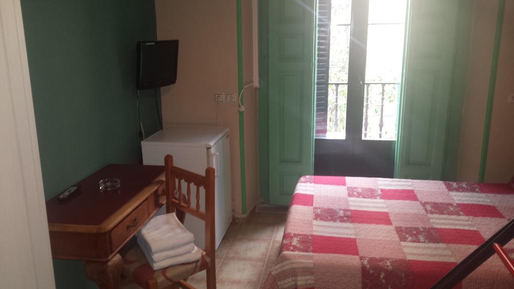 Hostal Rico Madrid Eksteriør billede