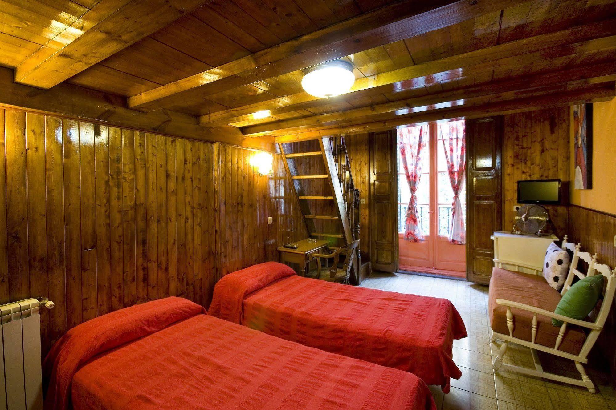 Hostal Rico Madrid Eksteriør billede