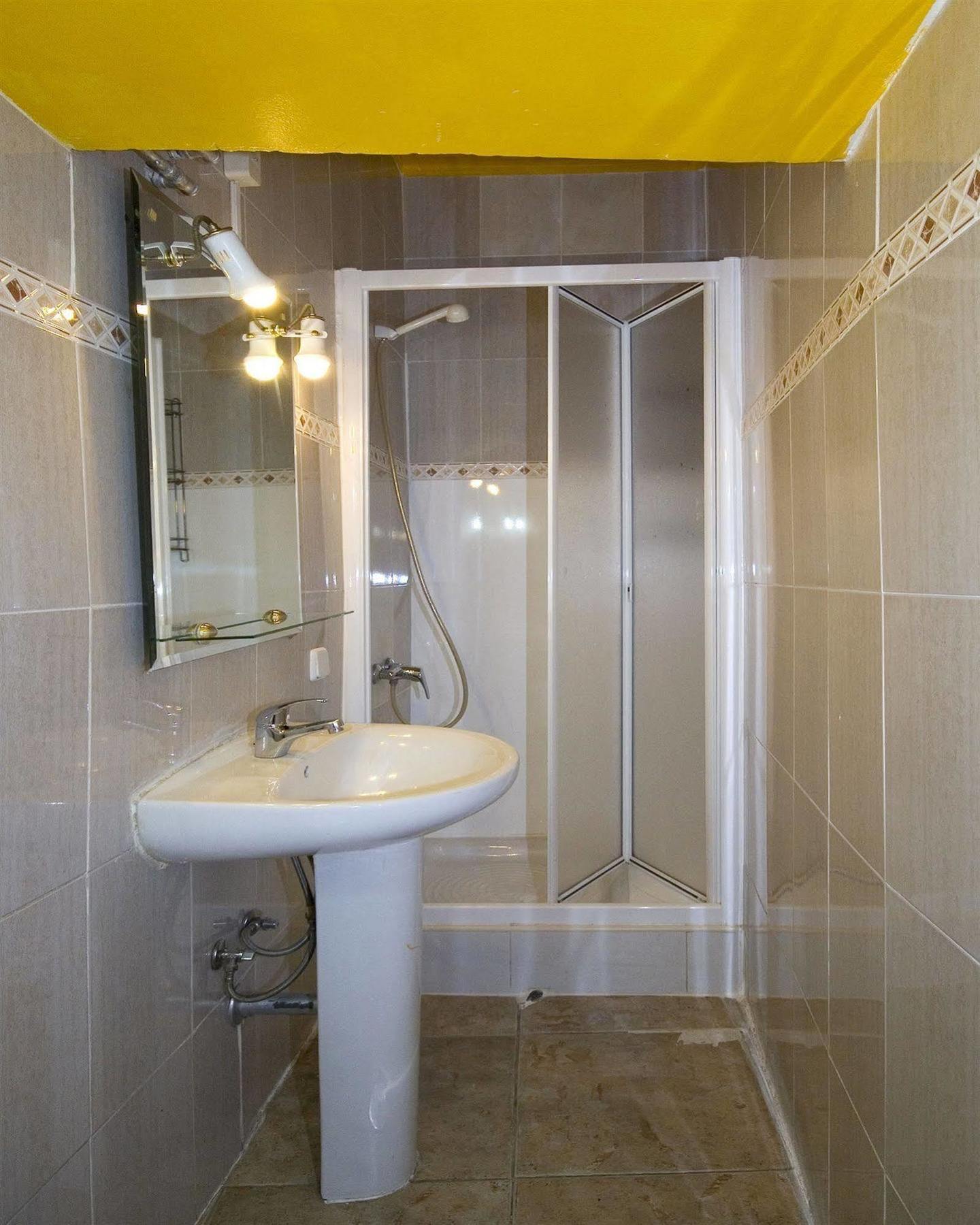 Hostal Rico Madrid Eksteriør billede