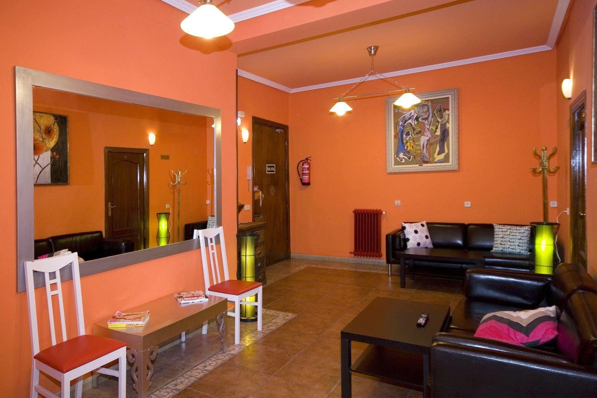 Hostal Rico Madrid Eksteriør billede